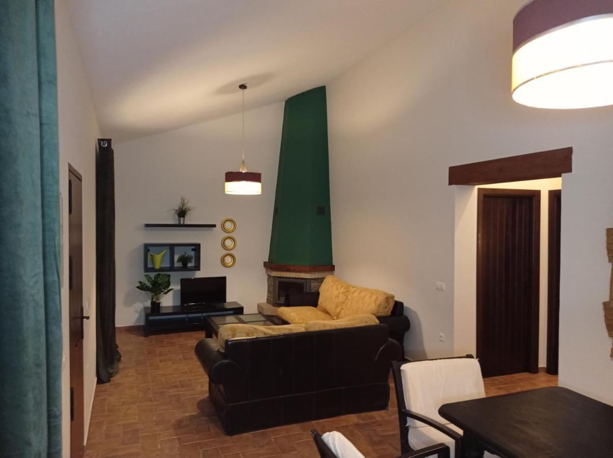 Chalet La Primera Piedra โกนิล เด ลาฟรอนเตรา ภายนอก รูปภาพ
