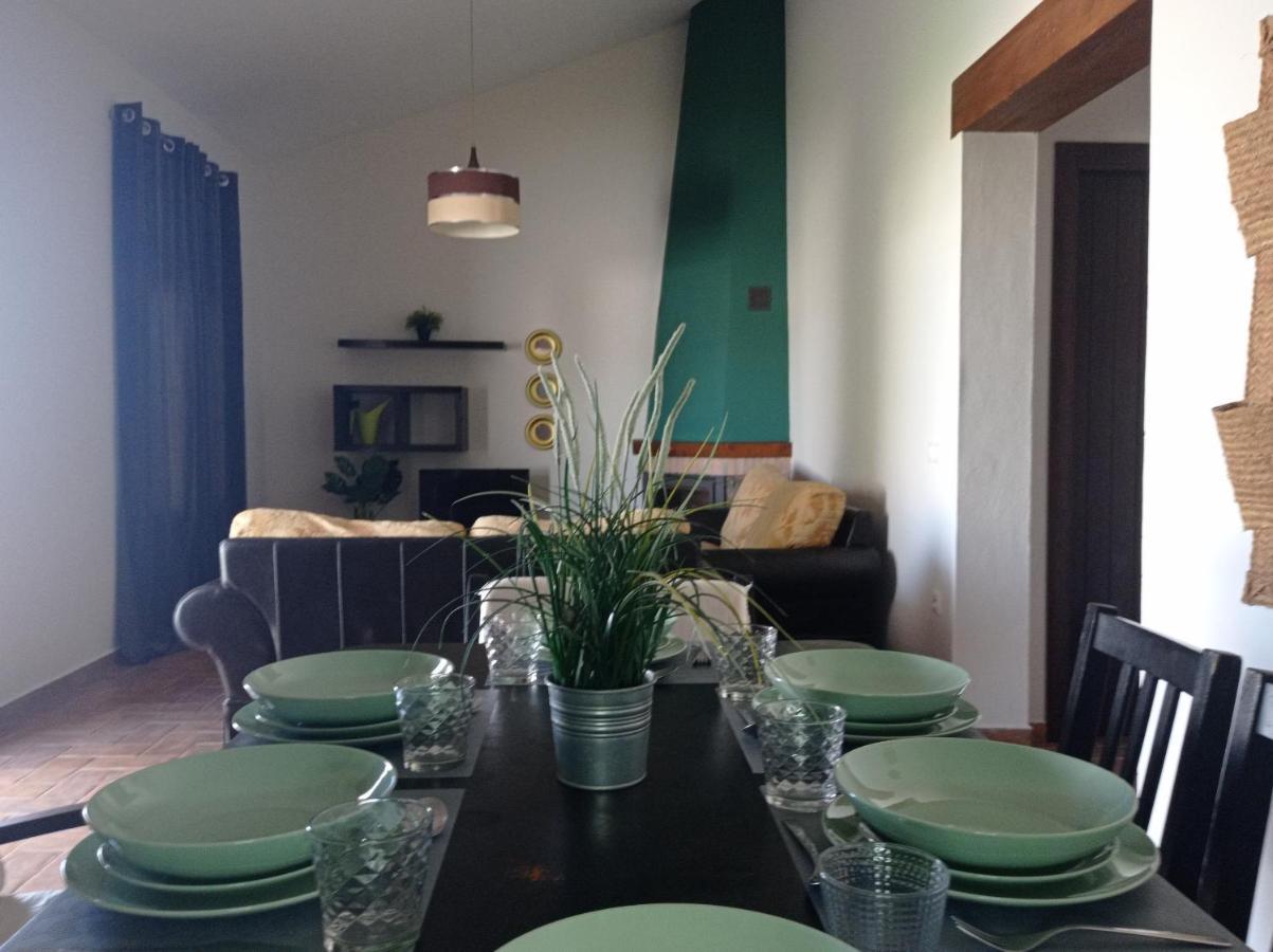 Chalet La Primera Piedra โกนิล เด ลาฟรอนเตรา ภายนอก รูปภาพ